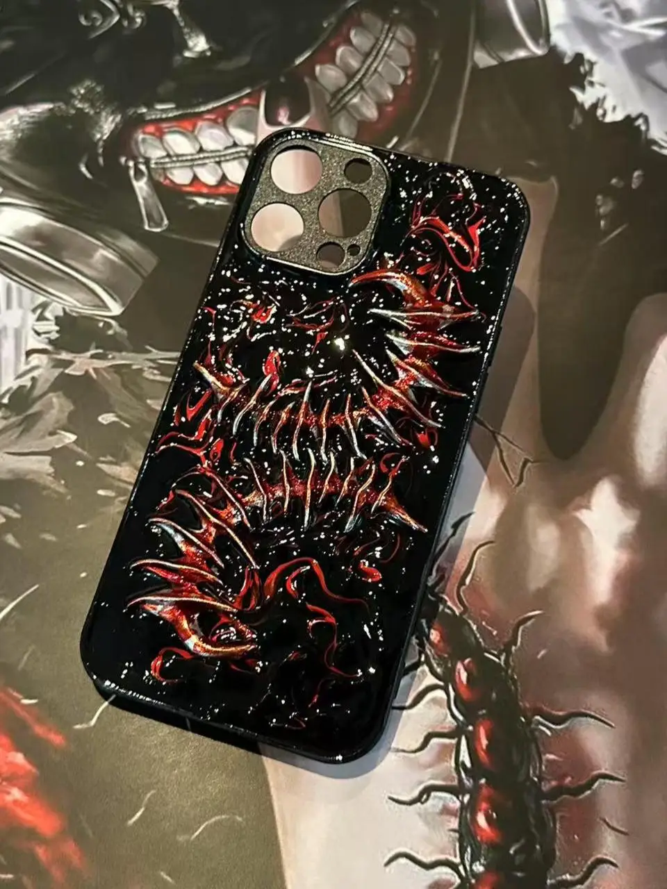 Gothic phone case, a creepy bloody fishbone phone case, suitable for iPhone 17, 16, 15, 14, 13, 12, 11 Pro Max phone cases.